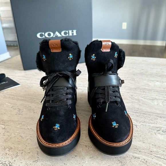 Coach Urban Hiker Boots with an Australian Sheep Fur and Tea Rose charms - Picture 2 of 13